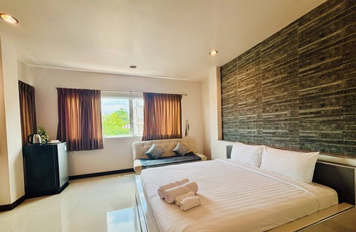 Samre Hotel | Ree Riverside hotel