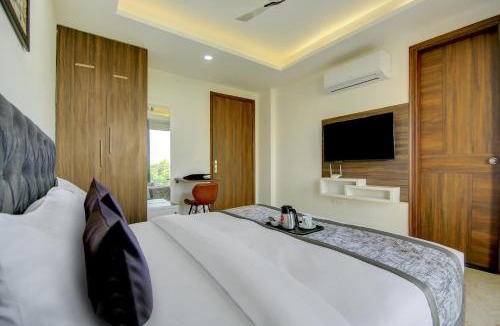 Sector 51 House | Reebah Inn & Suites