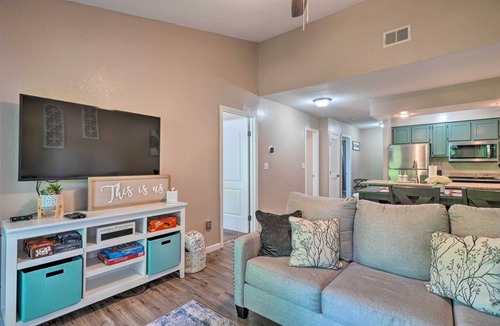 Notch Estates Apartment | Reeds Spring Condo Near Aquarium at the Boardwalk!