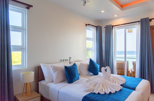 Thulusdhoo Island House | Reef Edge Thulusdhoo