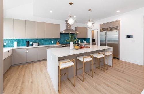 Silver Strand House | Reef Mall