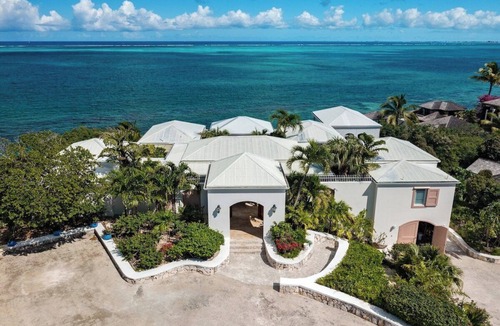 Providenciales Villa | Reef Tides Luxury Beach House