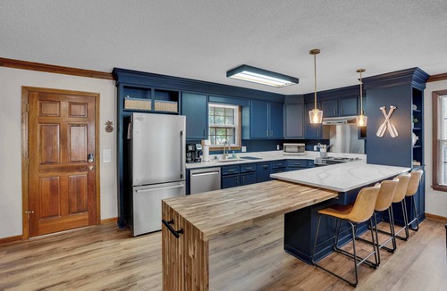 Leesville House | Reel Relaxing Summary