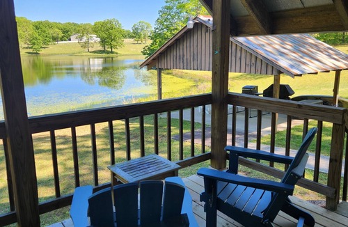 Coalmont Cabin | Reel Simple LAKEFRONT Cabin has kayaks for guests to enjoy on the lake!