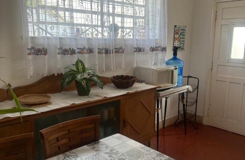 Vila Poran House | Refúgio aconchegante, WIFI, Lareira, 3km Capivari