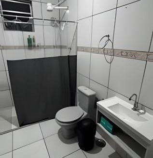 Itapevi House | Refúgio aconchegante com garagem, ônibus e trem