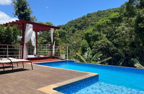 Mairipora House | Refúgio com hidro, piscina e linda vista!