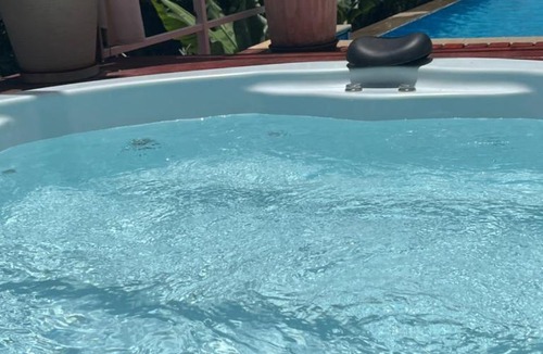 Mairipora House | Refúgio com hidro, piscina e linda vista!