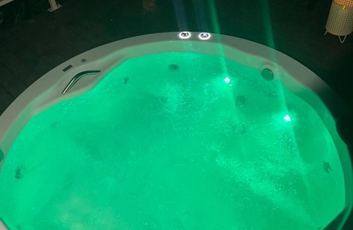 Mairipora House | Refúgio com hidro, piscina e linda vista!