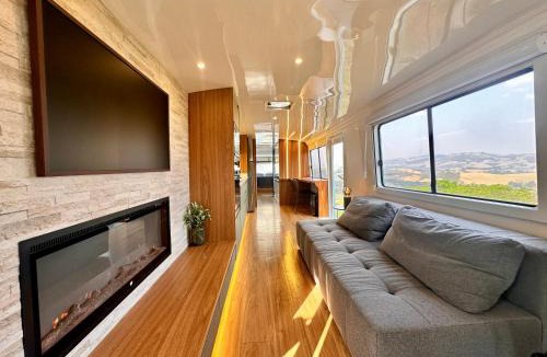 Joanopolis House | Refúgio estelar com vista para represa