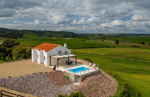 Mora House | Refúgio sobre a paisagem alentejana
