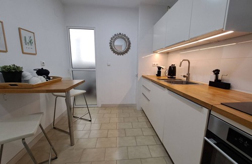 Fuengirola Apartment | Ref: 324 Centric 3 bedroom apartment with swimming pool and close to everything