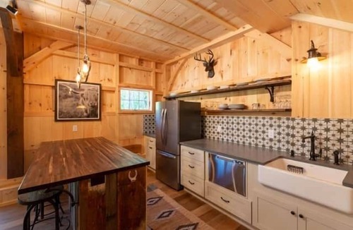 Kennebunk House | Refined and Rustic “Yellowstone” Vibe at Deer Cove Barn