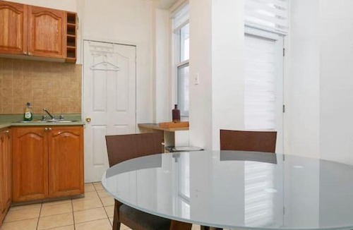 Plateau Mont Royal Apartment | Refined Downtown Getaway – A Stylish Stay