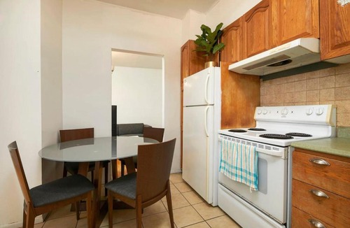 Plateau Mont Royal Apartment | Refined Downtown Getaway – A Stylish Stay