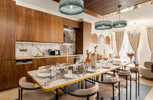 Vivienne Apartment | REFINED & LIGHT-FILLED 4 BR APT WITH PREMIUM FINISHES IN A PRESTIGIOUS LOCATION