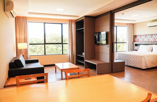 Foz do Iguacu Hotel | Refined Master Stay | Free Breakfast, Pool Bar & 5 mi to Three Borders