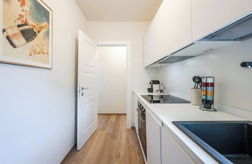 Old Town Apartment | Refined penthouse floor apartment opposite Osteria Francescana