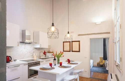 Santa Croce Apartment | Refined & Spacious Apartment Santa Croce