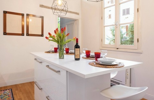 Santa Croce Apartment | Refined & Spacious Apartment Santa Croce