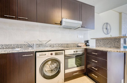 Trade Centre Area Apartment | Refined Studio at Sky Gardens DIFC by Deluxe Holiday Homes