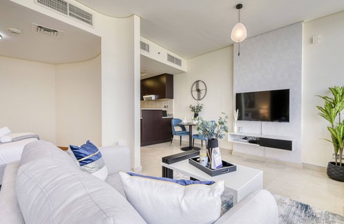 Trade Centre Area Apartment | Refined Studio at Sky Gardens DIFC by Deluxe Holiday Homes