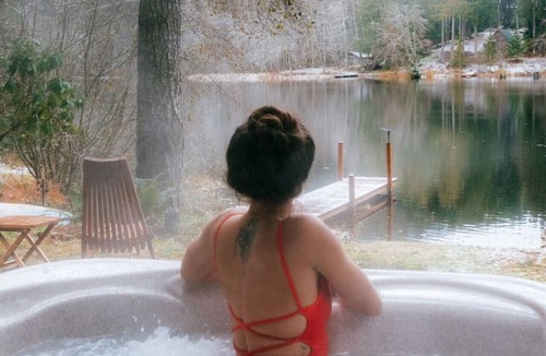 Port Angeles Cabin | Reflection Haven: Lakeside, Hot Tub, By Park Entry