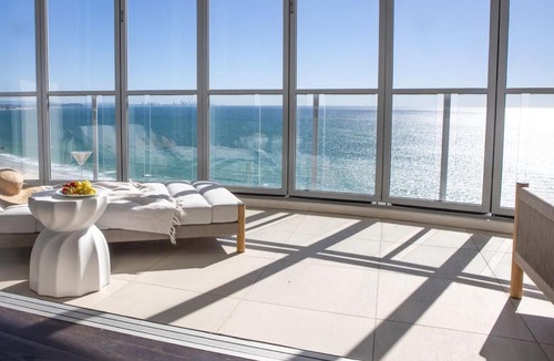 Coolangatta Apartment | Reflections 1705