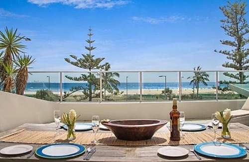 Coolangatta Apartment | Reflections 202- Ocean views