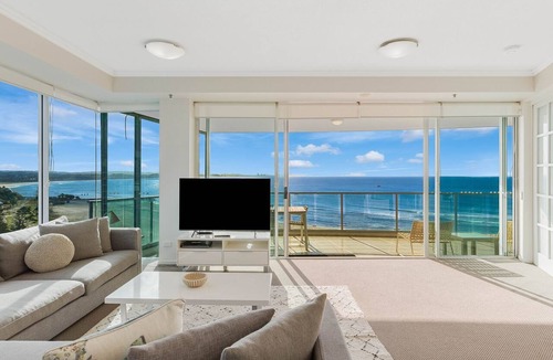 Coolangatta Apartment | Reflections On The Sea Unit 1501 On Coolangatta Beach, Ocean and Coastline views with Wi-Fi Inc.