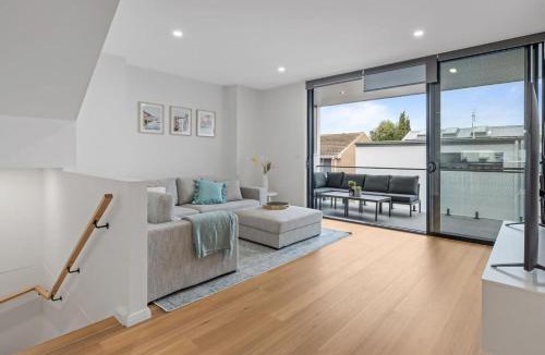 Warners Bay House | Reflections on The Esplanade