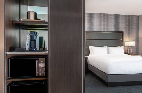 Waltham Hotel | Refresh and Recharge in a Clean Room Near Cedarwood Playground
