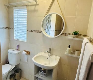 Secunda Apartment | Refresh On Wolseley