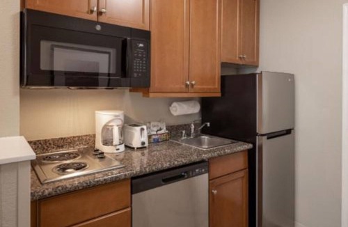Sunnyvale West House | Refreshed Suites & Complimentary Breakfast