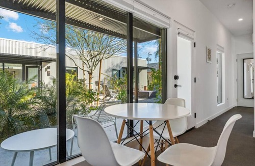 Camelback East Apartment | Refreshing 1-bedroom Apartment - 80 Walkscore!