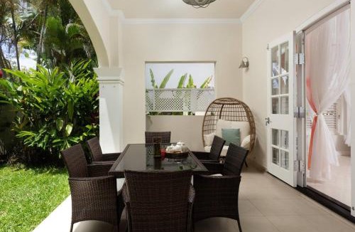 Porters House | Refreshing 2bed Townhome walking distance to beach