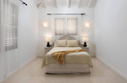 Porters House | Refreshing 2bed Townhome walking distance to beach