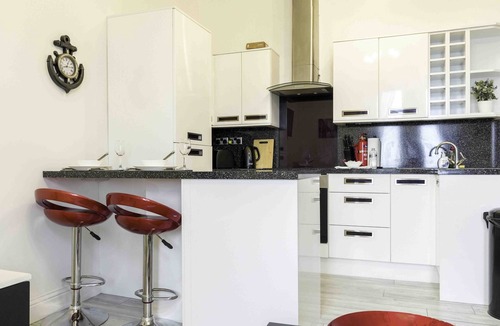 Newton Apartment | Refreshing Modern Apartment in Linlithgow