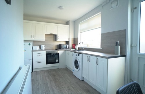 Larkhall House | Refreshing Modern Apartment in South Lanarkshire