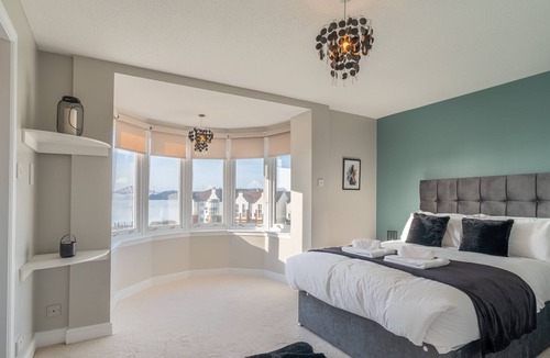 St. Davids Apartment | Refreshing Modern Apartment in Dunfermline