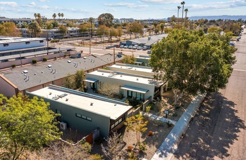 Camelback East Apartment | Refreshing Studio Apartment - 80 Walkscore!