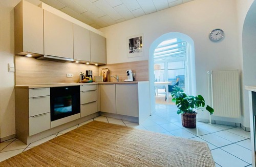 Oestrich-Winkel Apartment | Refuge between wine, vines + Rhine. New apartment up to 5 pers. Central + quiet.