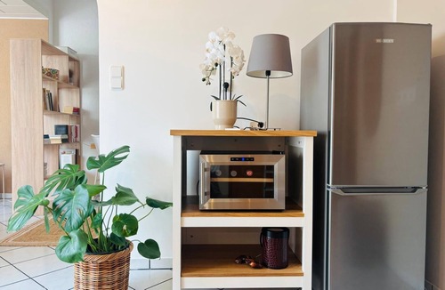 Oestrich-Winkel Apartment | Refuge between wine, vines + Rhine. New apartment up to 5 pers. Central + quiet.