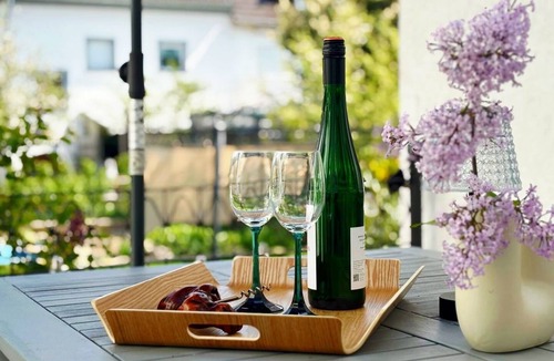 Oestrich-Winkel Apartment | Refuge between wine, vines + Rhine. New apartment up to 5 pers. Central + quiet.