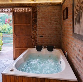 Copacabana Other | Refugio Natural - Guarne - Cabañas Ecológicas con Jacuzzi e hidromasaje