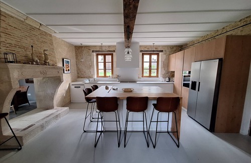 Rimons House | Refurbished Stone-Built Farmhouse with Large Pool Set in 7 Acres