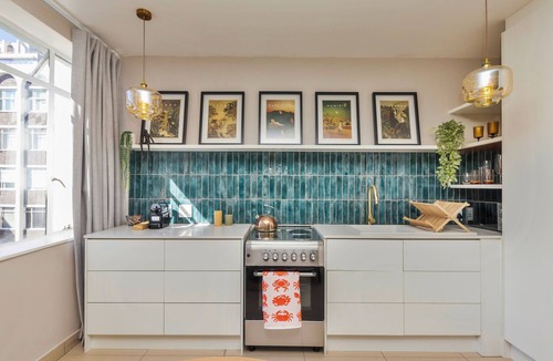 Cape Town City Centre Apartment | Refurbished Studio Apart in the Heart of Cape Town