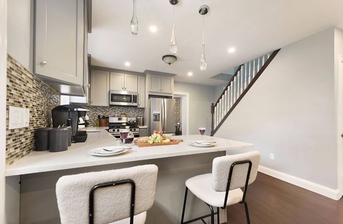 Lawrenceville House | *Regal Bricks* Cold Plunge | Fire Pit | Game Room | Private Backyard