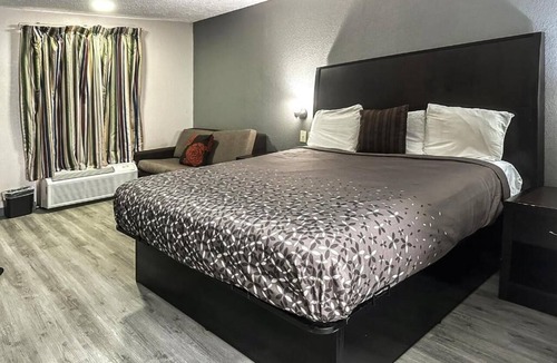 Guntersville Hotel | Regal Inn Guntersville Hwy 431