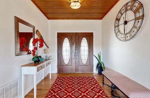 Spicewood House | Regal Riverfront Home with 2 Cabins - 2 Miles to Marina